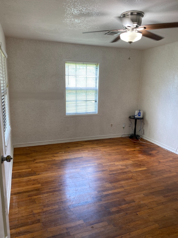 1802 N Avenue Q #A - Photo 2 of 11