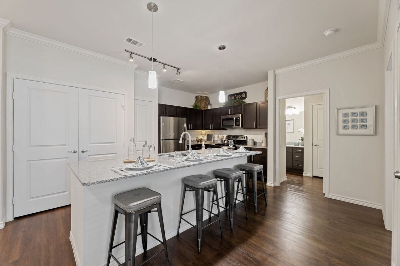 Auberge of Burleson - Photo 2 of 64