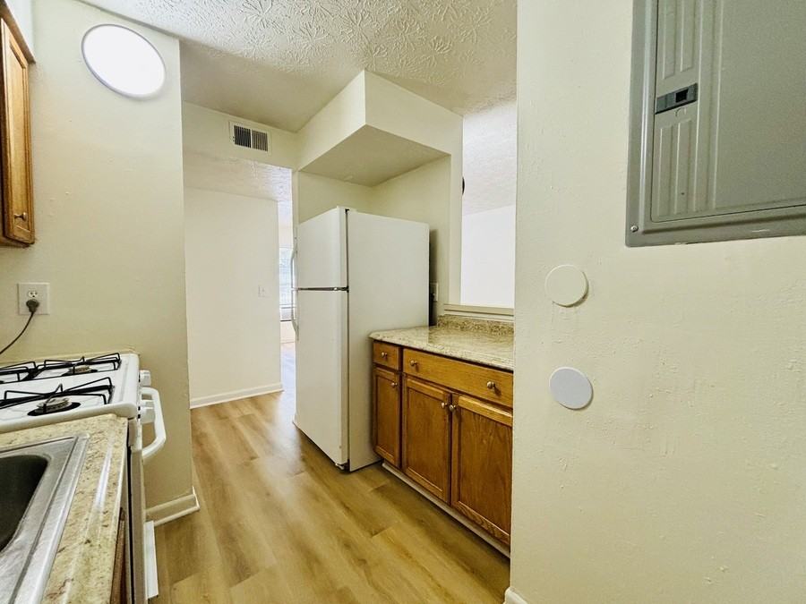 922 E Brownlee St #E49 - Photo 4 of 8