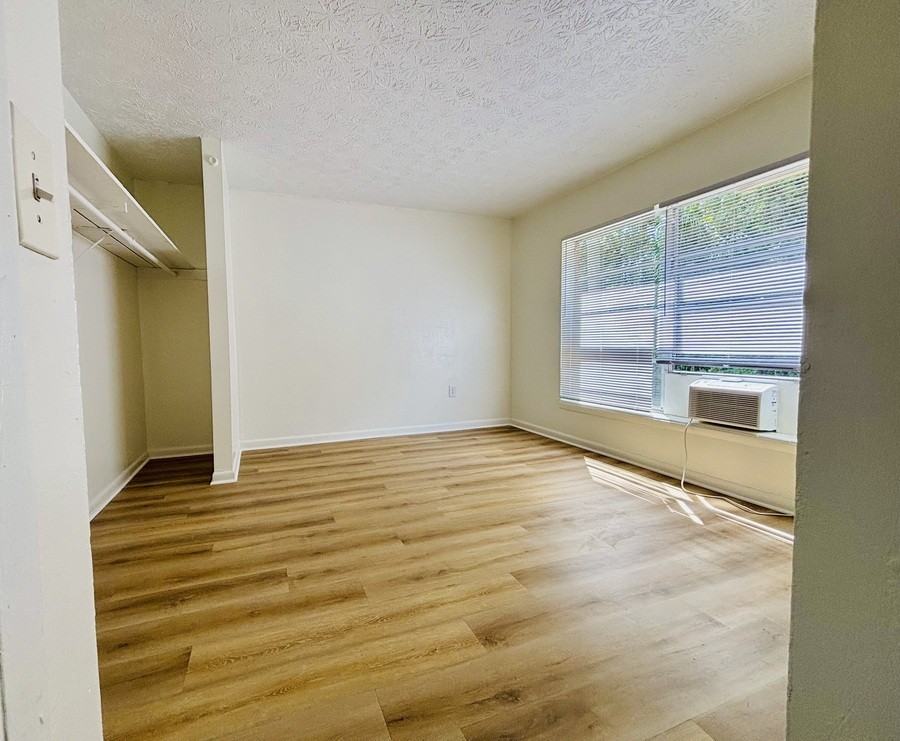 922 E Brownlee St #E49 - Photo 6 of 8