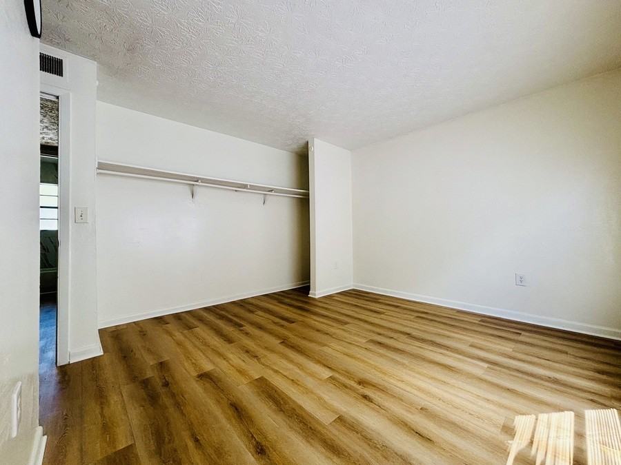 922 E Brownlee St #E49 - Photo 7 of 8