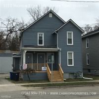 featured image of 211 E Madison St