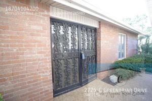 featured image of 2725 Greenbriar Dr Apt C #Apt C