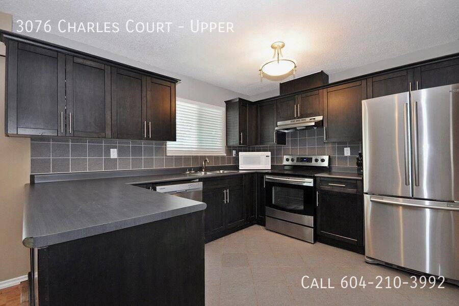 3076 Charles Crt - Photo 2 of 14