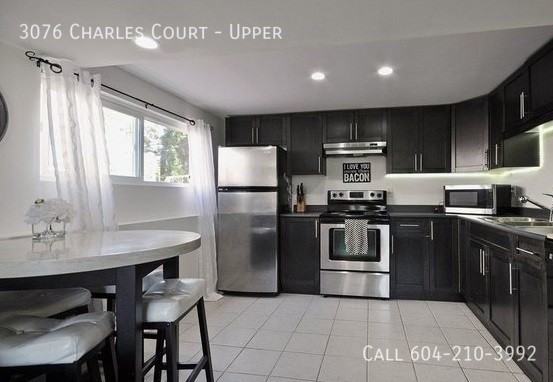 3076 Charles Crt - Photo 3 of 14