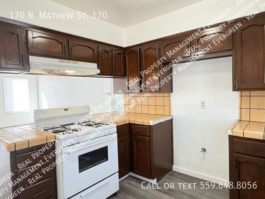 170 Mathew St - Photo 3 of 8