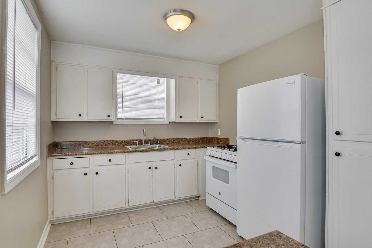 Cedar Pines Apartments - Photo 6 of 31