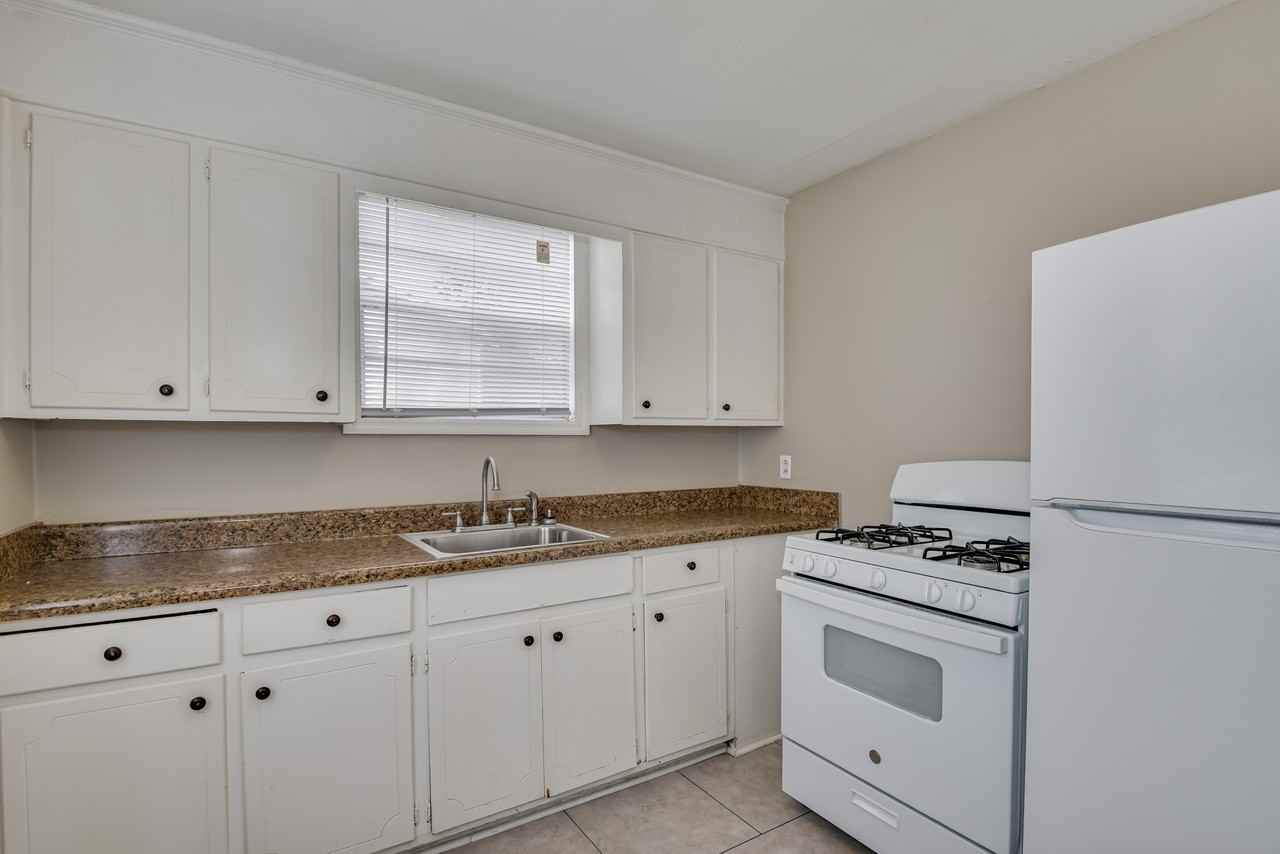 Cedar Pines Apartments - Photo 7 of 31