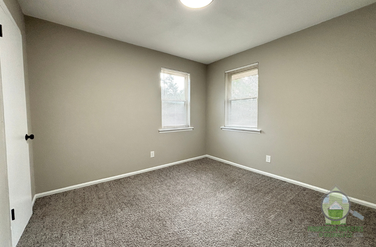 710 North Maple Street - Photo 7 of 10