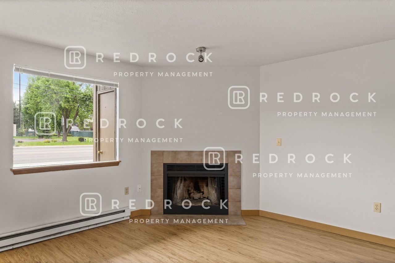 WJ - 4735 North Sullivan Road - Photo 4 of 20