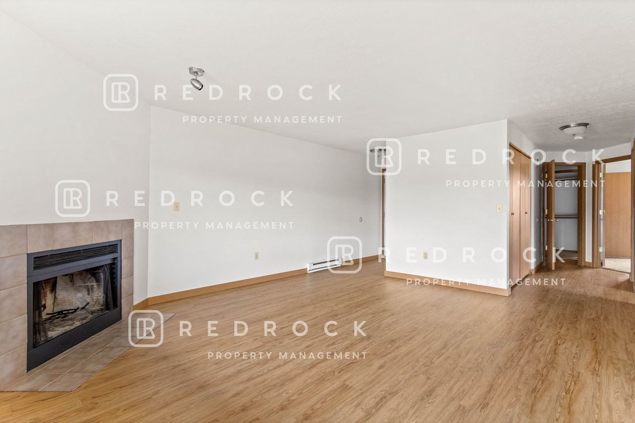 WJ - 4735 North Sullivan Road - Photo 5 of 20