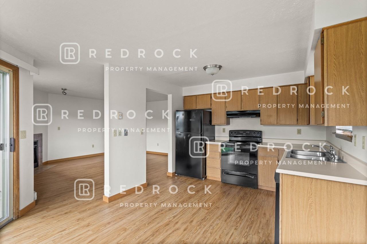 WJ - 4735 North Sullivan Road - Photo 7 of 20