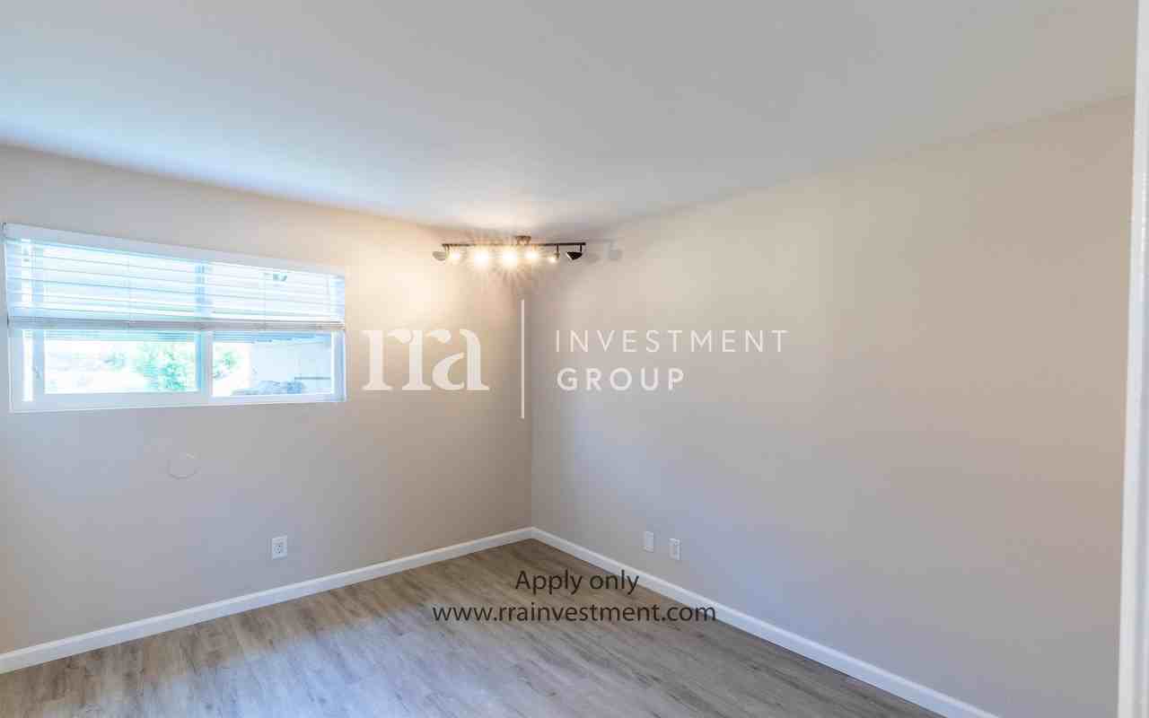 2405-2411 Adams Ave - Photo 4 of 50