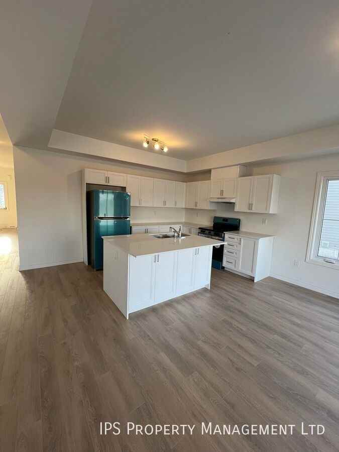 47 Bradden Cres - Photo 2 of 14