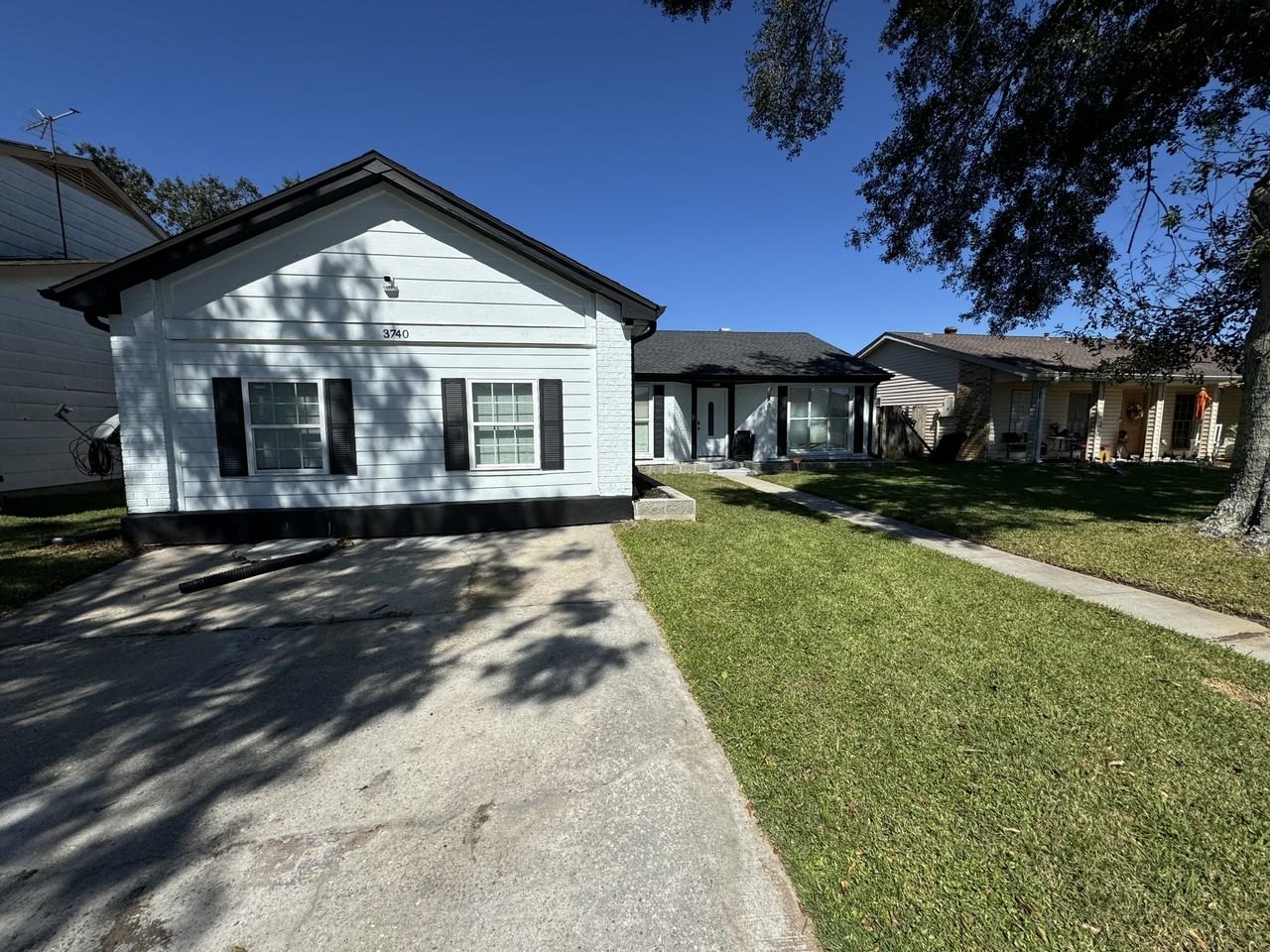 3740 Clover Lane - Photo 2 of 16