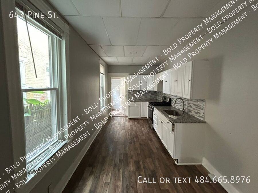 643 Pine St - Photo 3 of 13