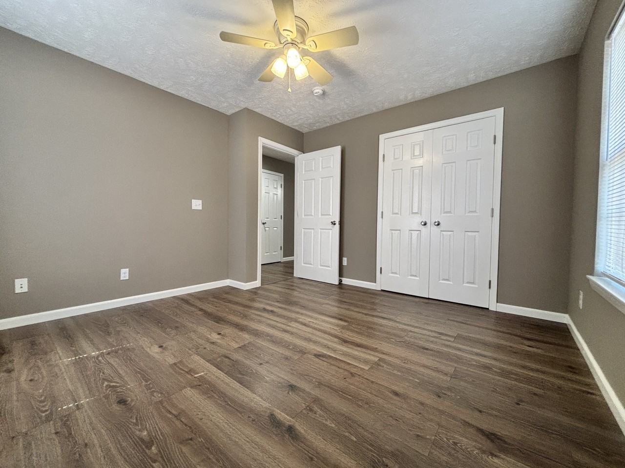 225 E Chestnut St #B - Photo 6 of 23