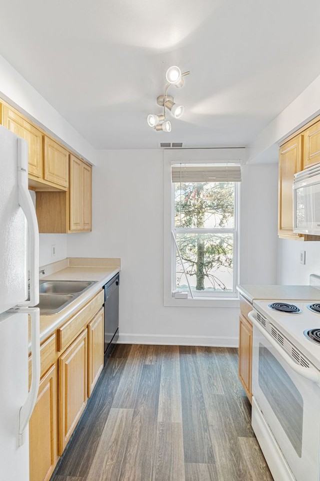 3534 E Fall Creek Parkway South Dr #D - Photo 3 of 23