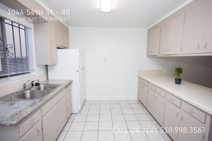 1044 54th St #B - Photo 2 of 13