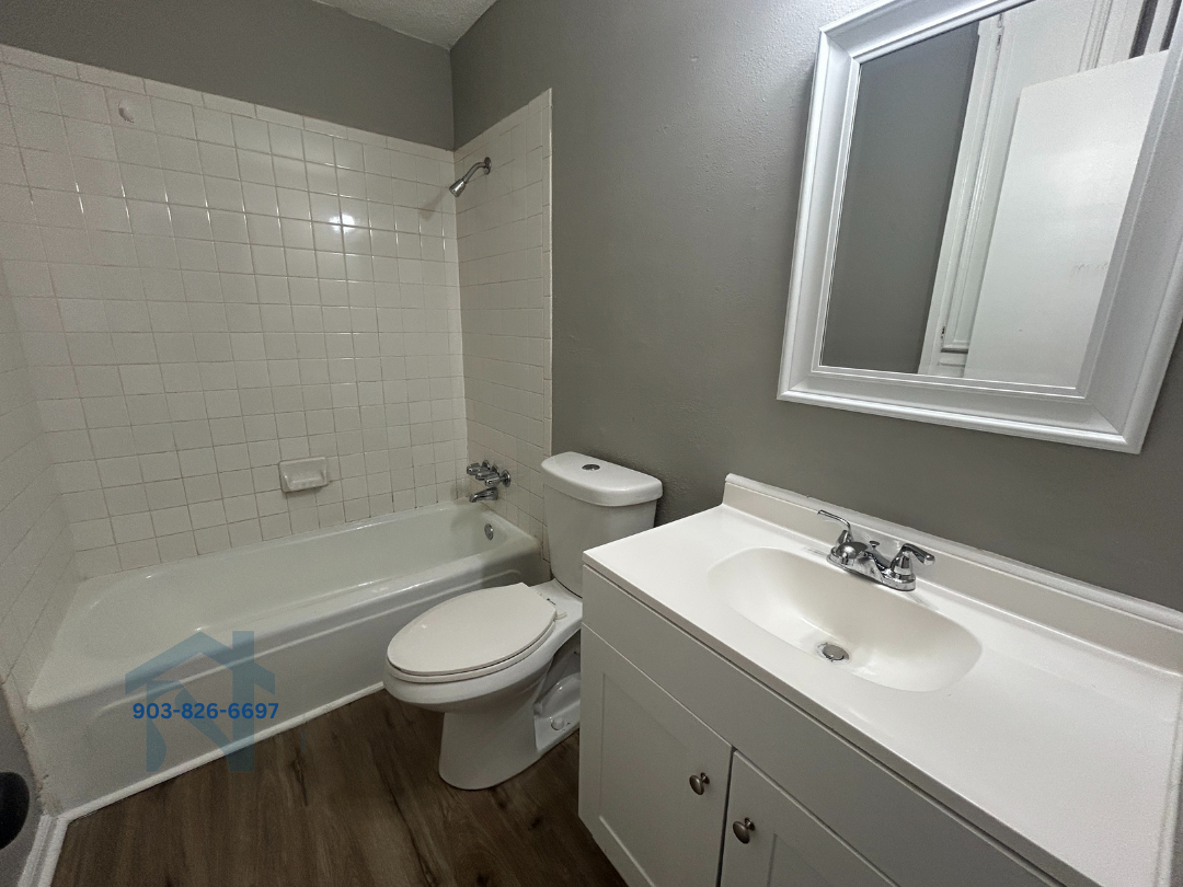 501 Westlawn Drive - Photo 6 of 11