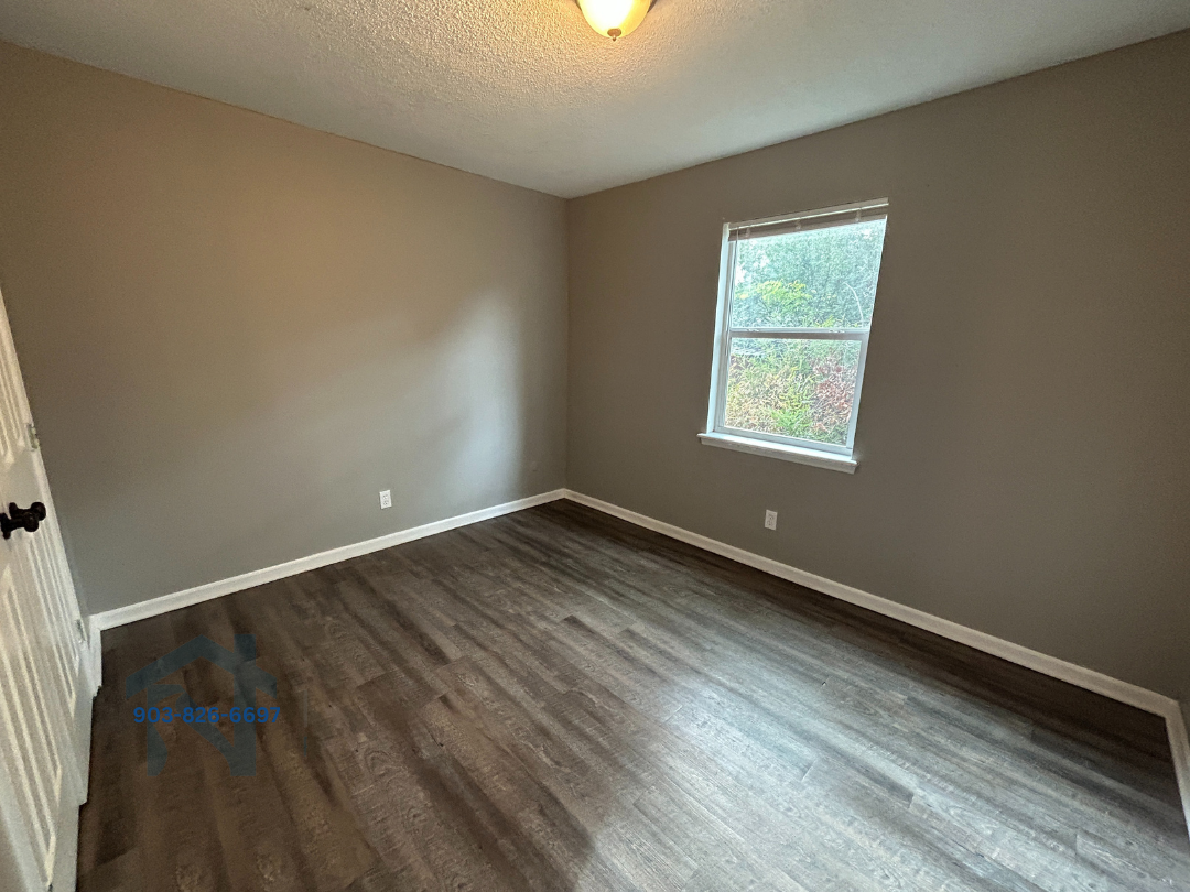 501 Westlawn Drive - Photo 7 of 11