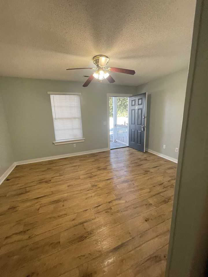 1901 Success Street - Photo 2 of 21