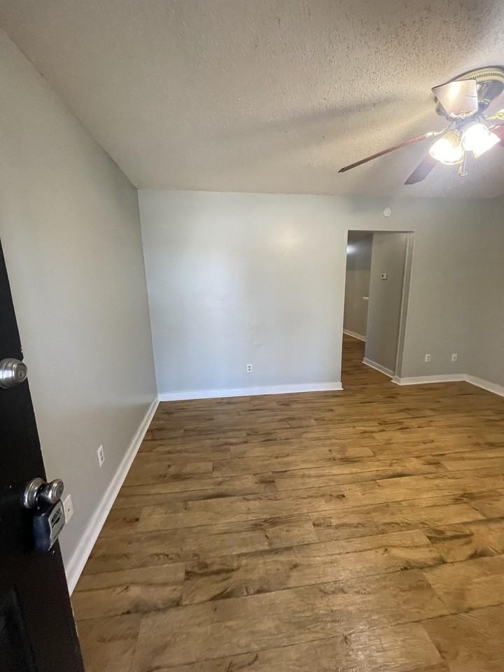 1901 Success Street - Photo 3 of 21