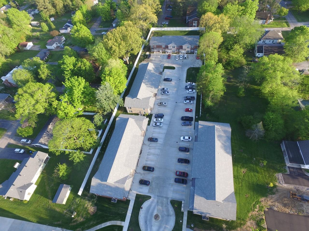 1407 Poplar Place Bld. 2 - Photo 5 of 40