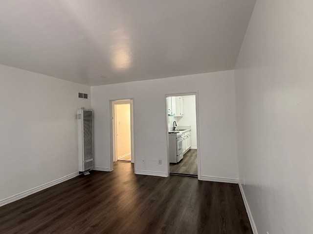 921 E. 5th St. - Photo 3 of 5