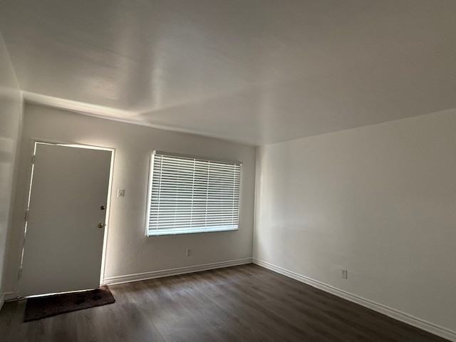 921 E. 5th St. - Photo 4 of 5