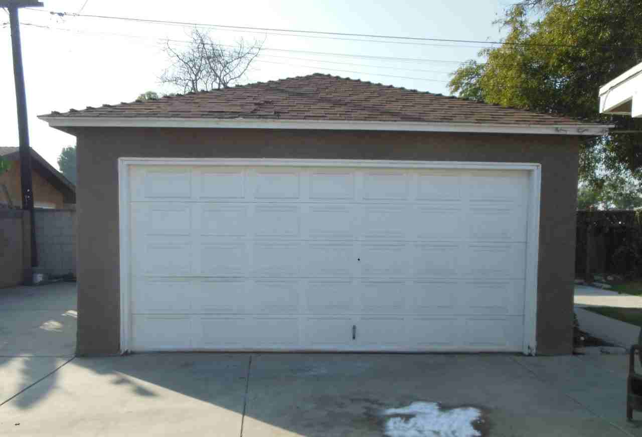 14823 Longworth Avenue - Photo 3 of 26