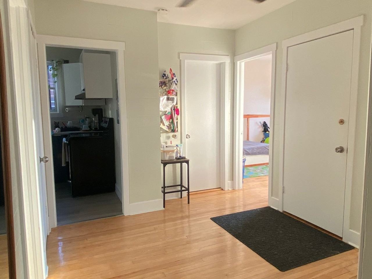 7222 Av Somerled - Photo 3 of 11