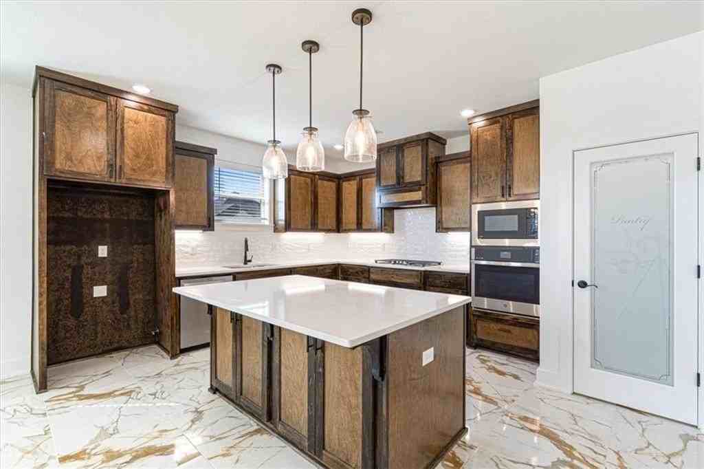 6900 Sw High Meadow Blvd - Photo 7 of 22