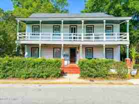 706 Charles St - Photo 1 of 1