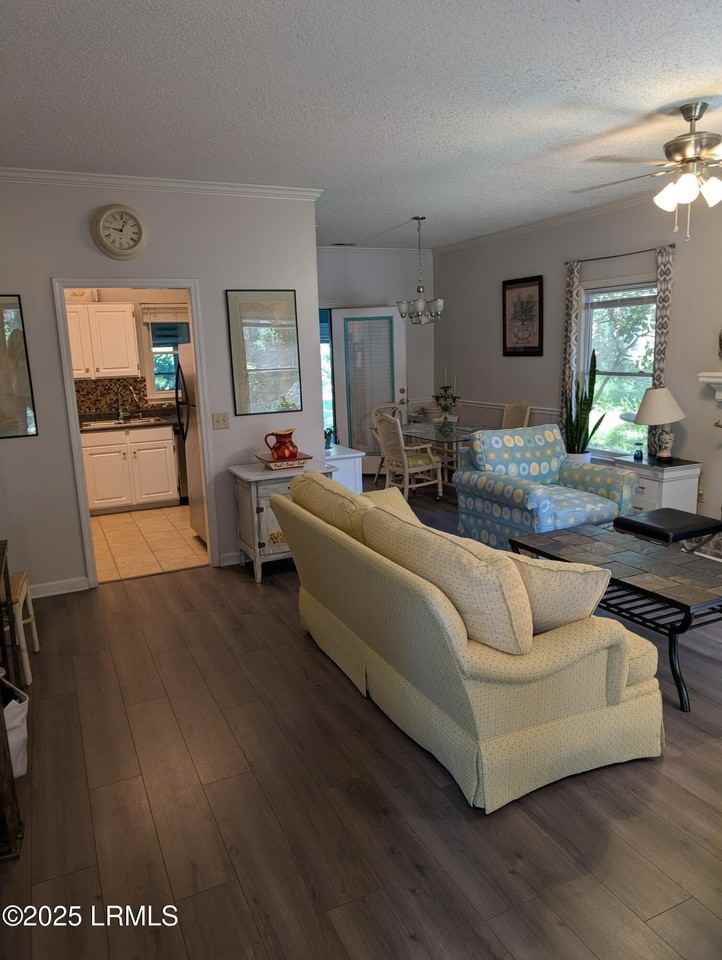 2644 Joshua Cir - Photo 2 of 8