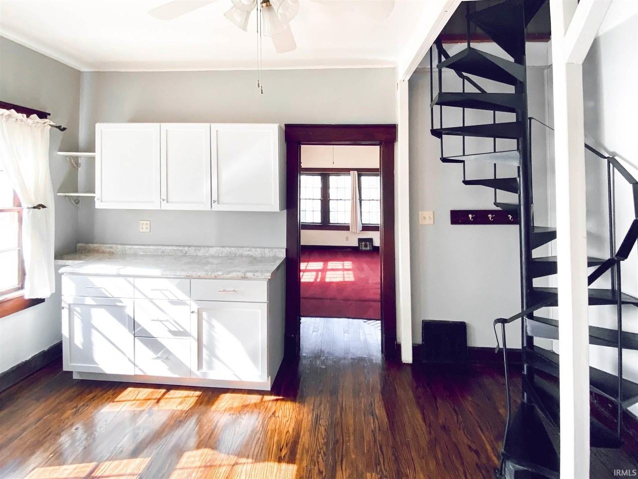 314 E Smith Ave - Photo 5 of 19