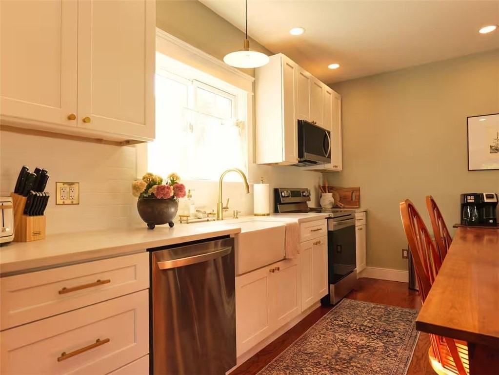 5 Bevins Rd - Photo 4 of 30