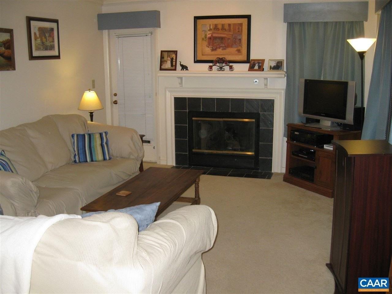 338 S Pantops Dr - Photo 2 of 13