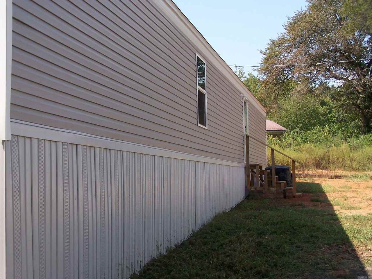 148 Pine St - Photo 2 of 6