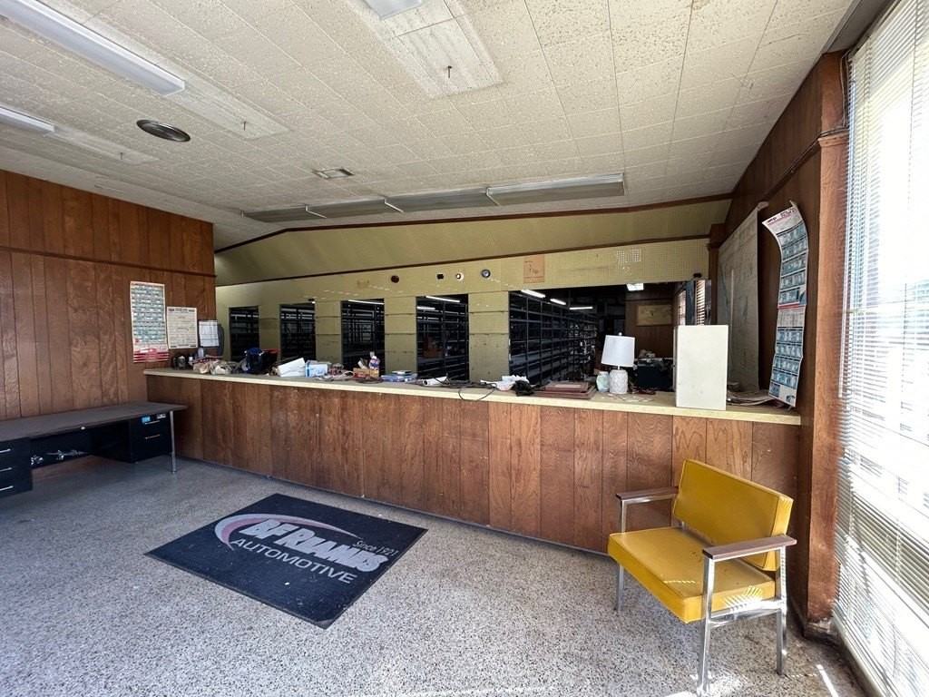 918 3rd Ave - Photo 3 of 8