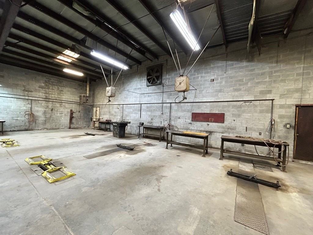 918 3rd Ave - Photo 6 of 8