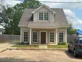 featured image of 3504 (address hidden)