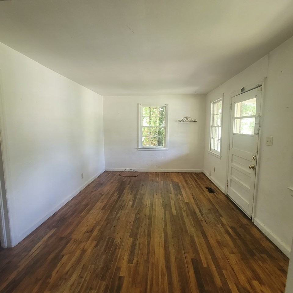 944 Booker Ave - Photo 3 of 11