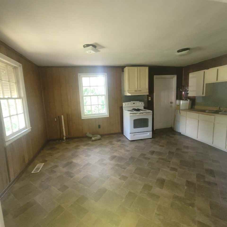 944 Booker Ave - Photo 5 of 11