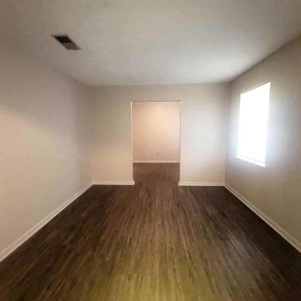 3546 Stratford Dr - Photo 2 of 17