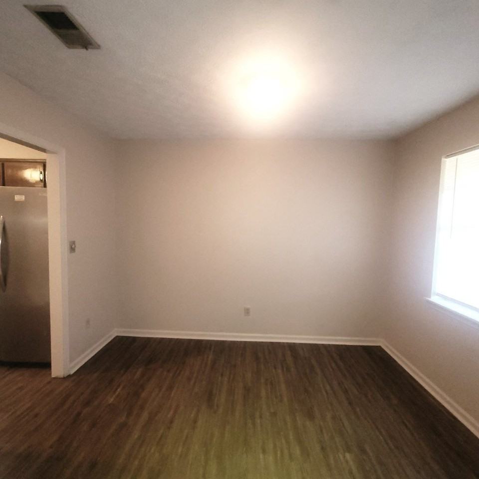 3546 Stratford Dr - Photo 3 of 17