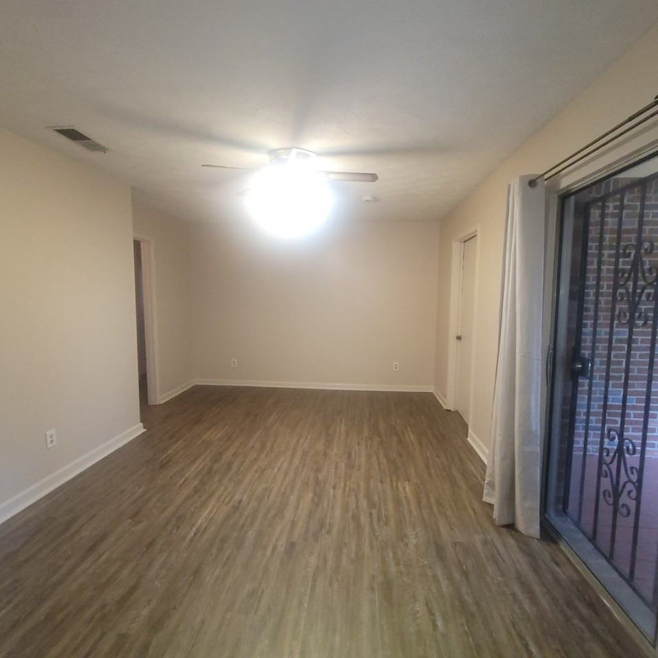 3546 Stratford Dr - Photo 5 of 17