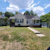 featured image of 2222 Bell St