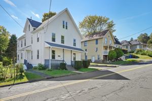 featured image of 10 Perry Hill Rd #1