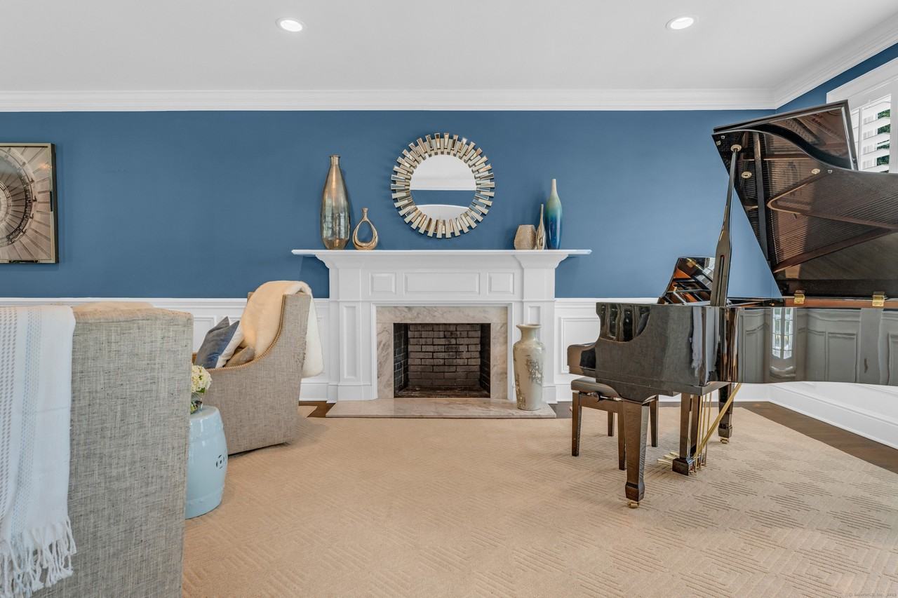 8 Jacob Ln - Photo 7 of 37